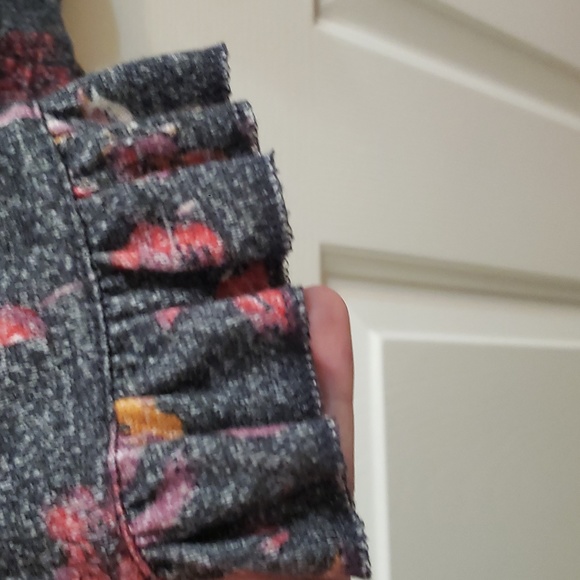 Maurices floral XL long sleeved top - Picture 3 of 4